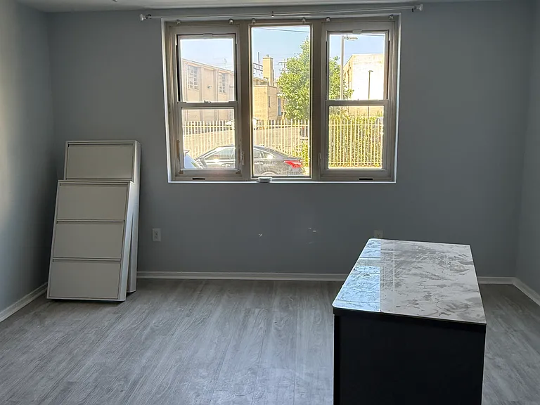 811 N Franklin St #101 — Photo 2