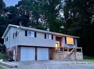 99 Macel Dr, Cross Lanes, WV 25313