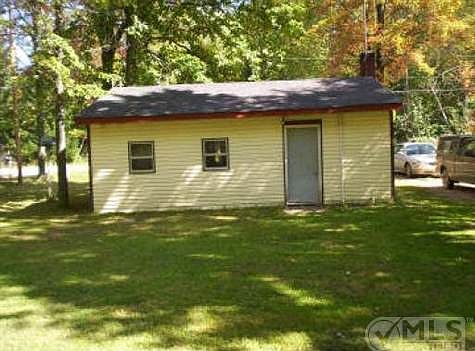 back view / vinyl siding