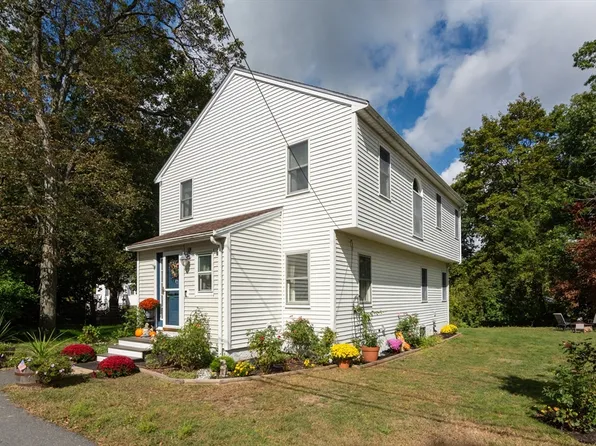 12 Tarbox St, Dedham, MA 02026