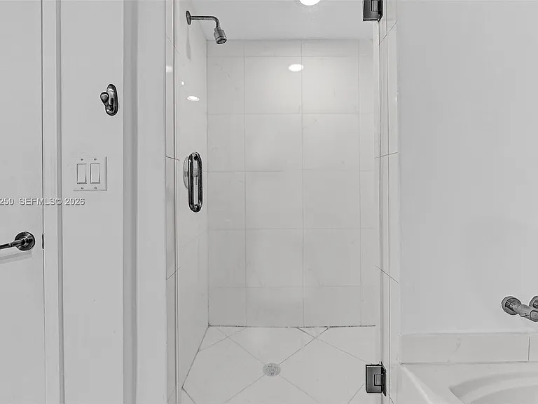 55 SE 6th St #1208 — Photo 19