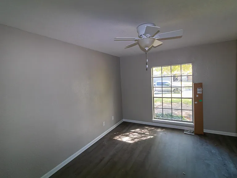 2245 Brighton Dr — Photo 28