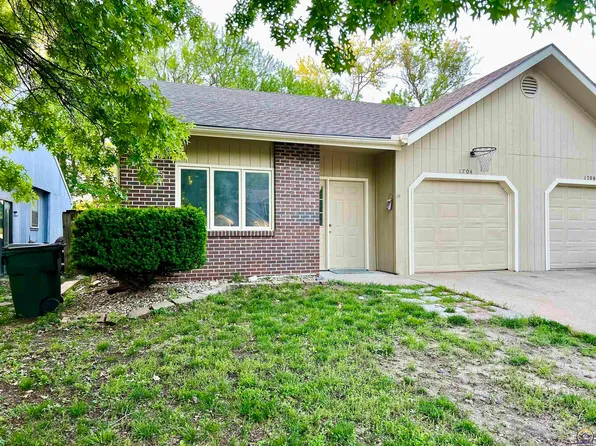1704 E 21st Ter, Lawrence, KS 66046