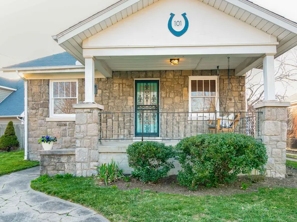 101 Pin Oak Dr, Lexington, KY 40503