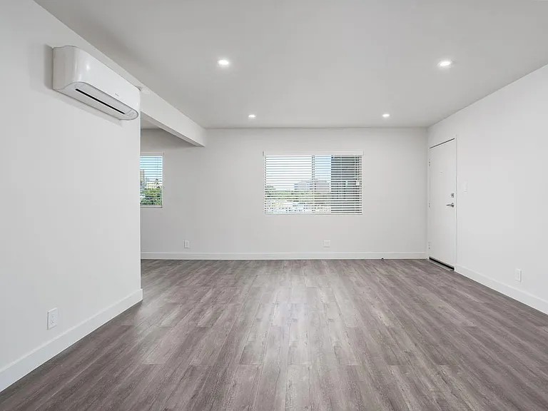 1541 Rockwood St #7 — Photo 12