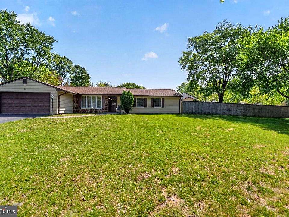 1st image of 2739 Sprague Dr