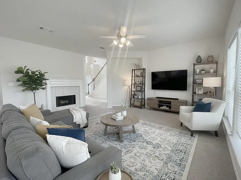18807 Harbor Key Cir — Photo 27