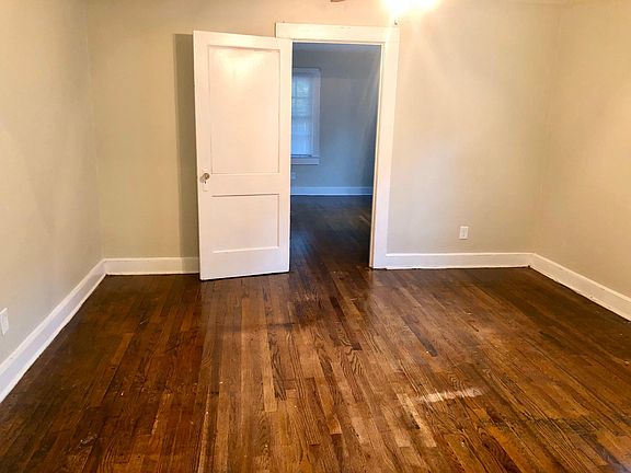 5th image of 427 Stewart St APT B
