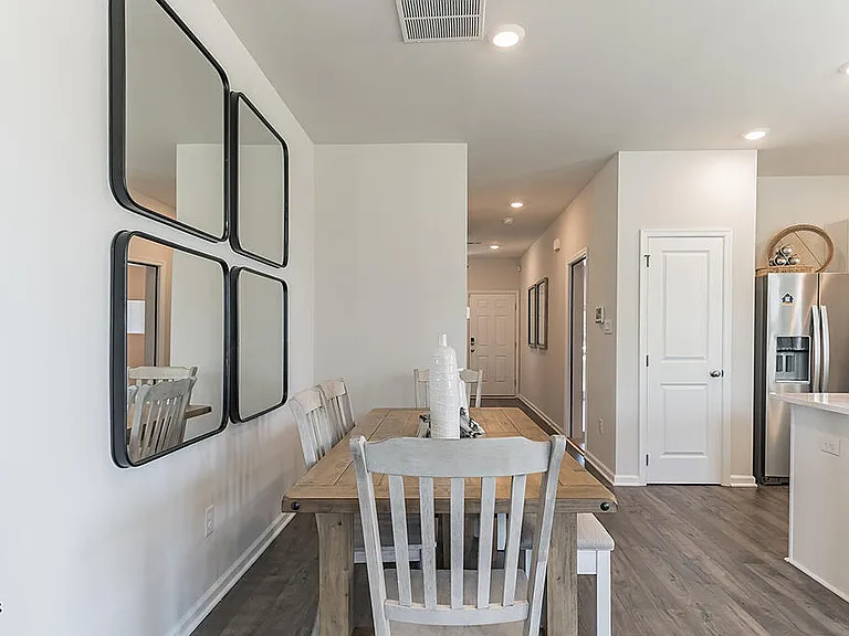 92 Arlotta St — Photo 3