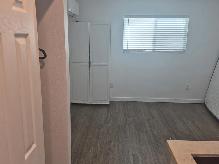 1845 O Ave #1/2 — Photo 3