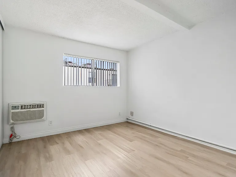 Sherman Garden Apts.. Gorgeous Newly Remodeled Apartments!! CALL NOW! — Photo 29