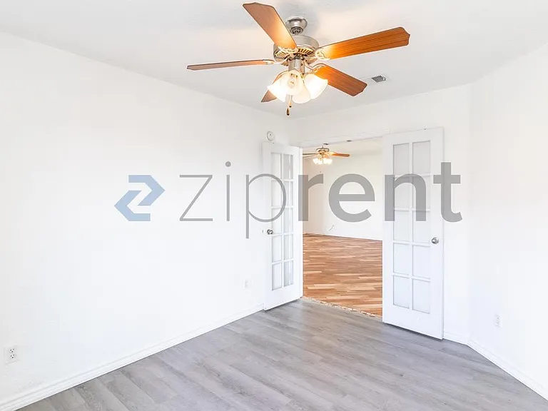 1803 Jesse Dr — Photo 18