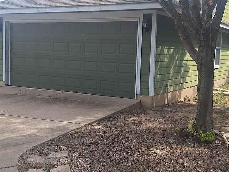 643 Hogan — Photo 15