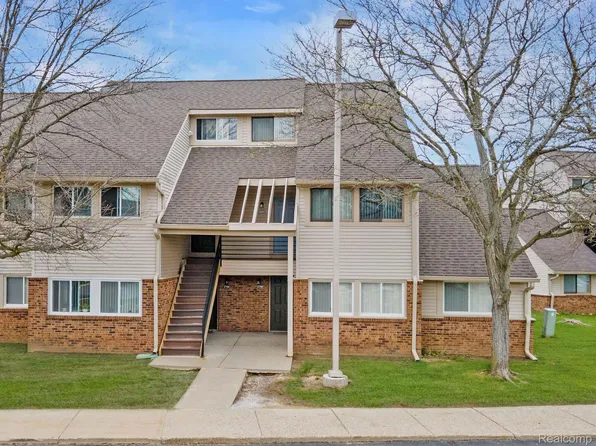 2798 Davison Ave, Auburn Hills, MI 48326