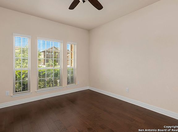 4th image of 3129 Half Moon Dr