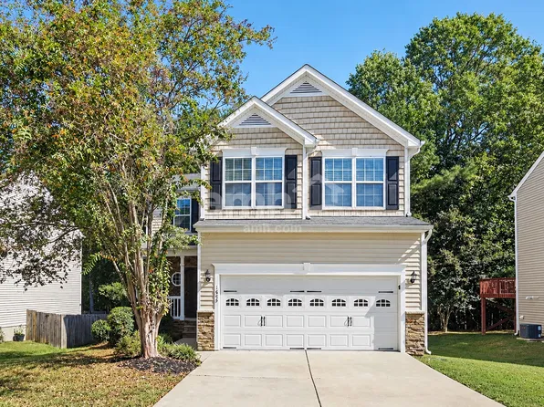 1625 Essexwood Dr, Fuquay Varina, NC 27526