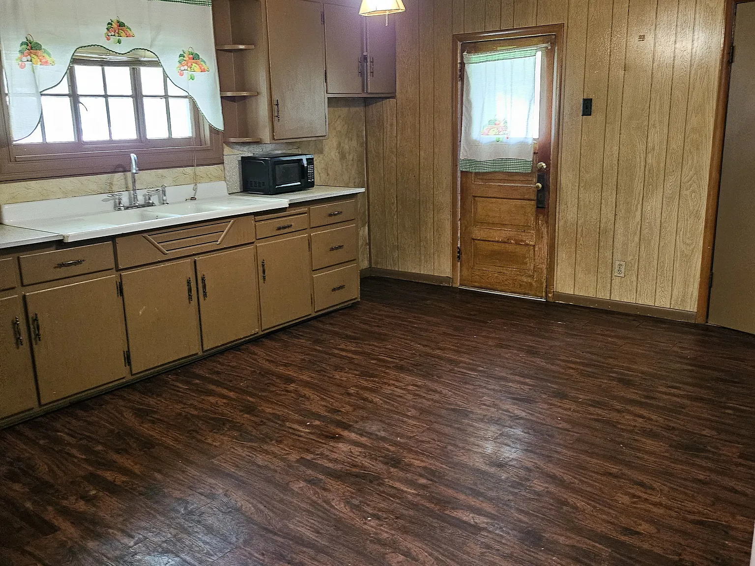 2 bed, 1005 sqft, $750 — Photo 2