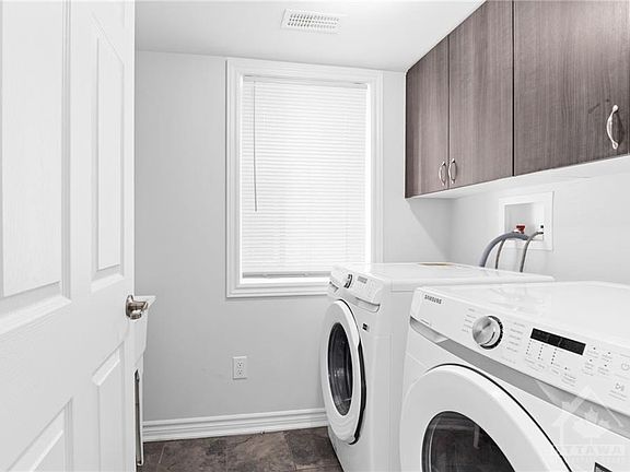 5th image of 781 Summergaze St