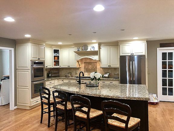 2nd image of 514 Red Bluff Ct