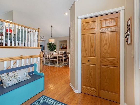 3rd image of 26704 Glen Oak Dr