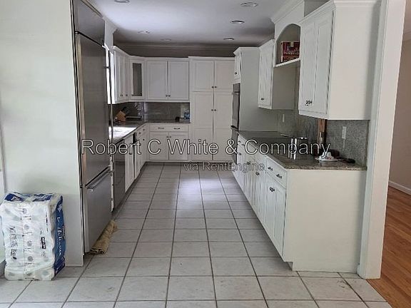 5th image of 15 Treadwell Ct