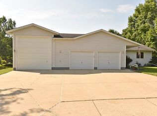 761 Ridge Rd NE, Owatonna, MN 55060