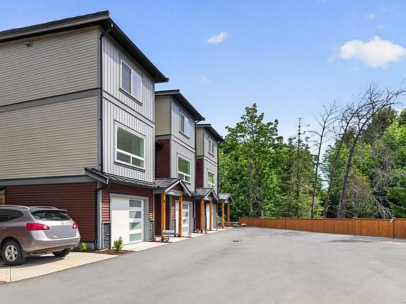 2nd image of 2899 River Rd #114