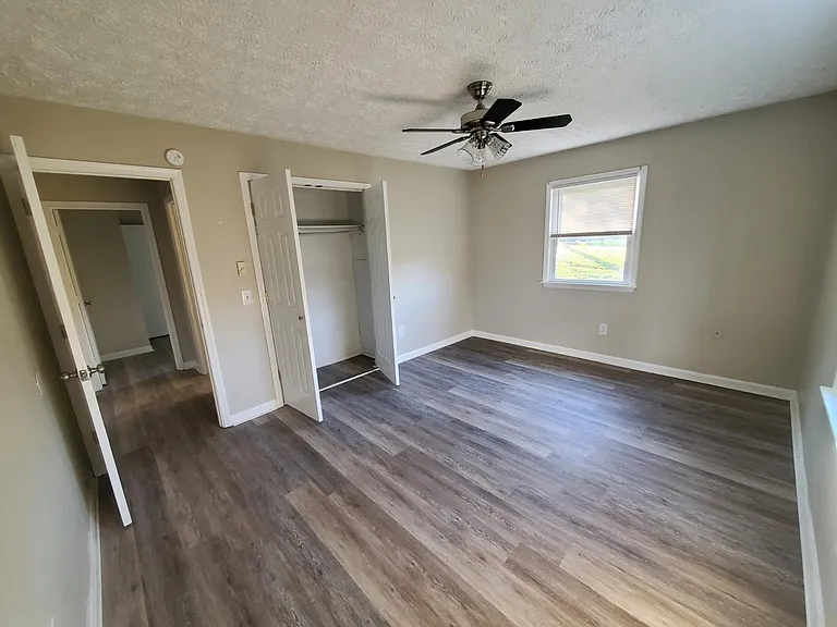 820 E Main St #822 — Photo 6