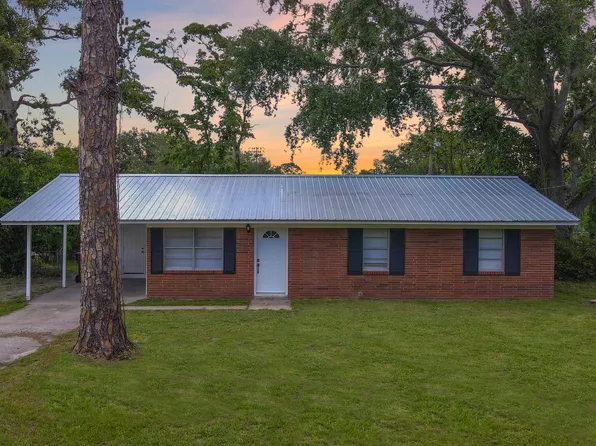 831 E Cherry St, Perry, FL 32347