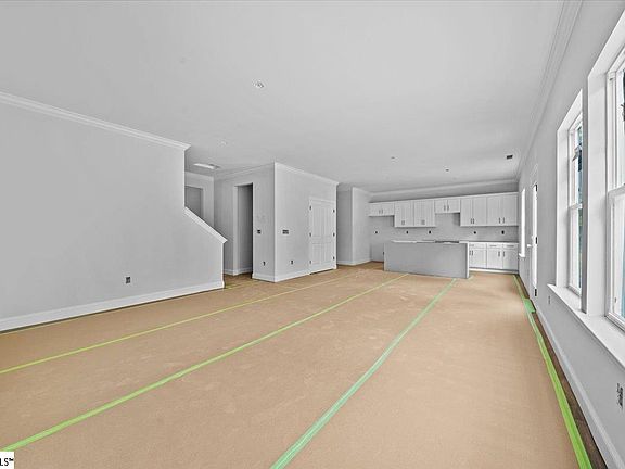 4th image of 100 Larkspur Dr