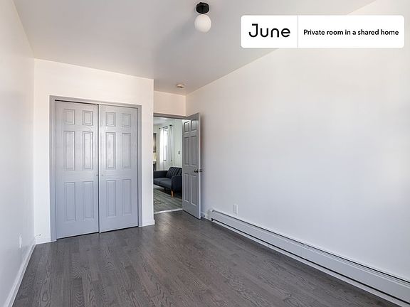 4th image of 2572 Steinway St #3-A
