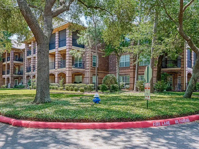 2803 Kings Crossing Dr #112 — Photo 29