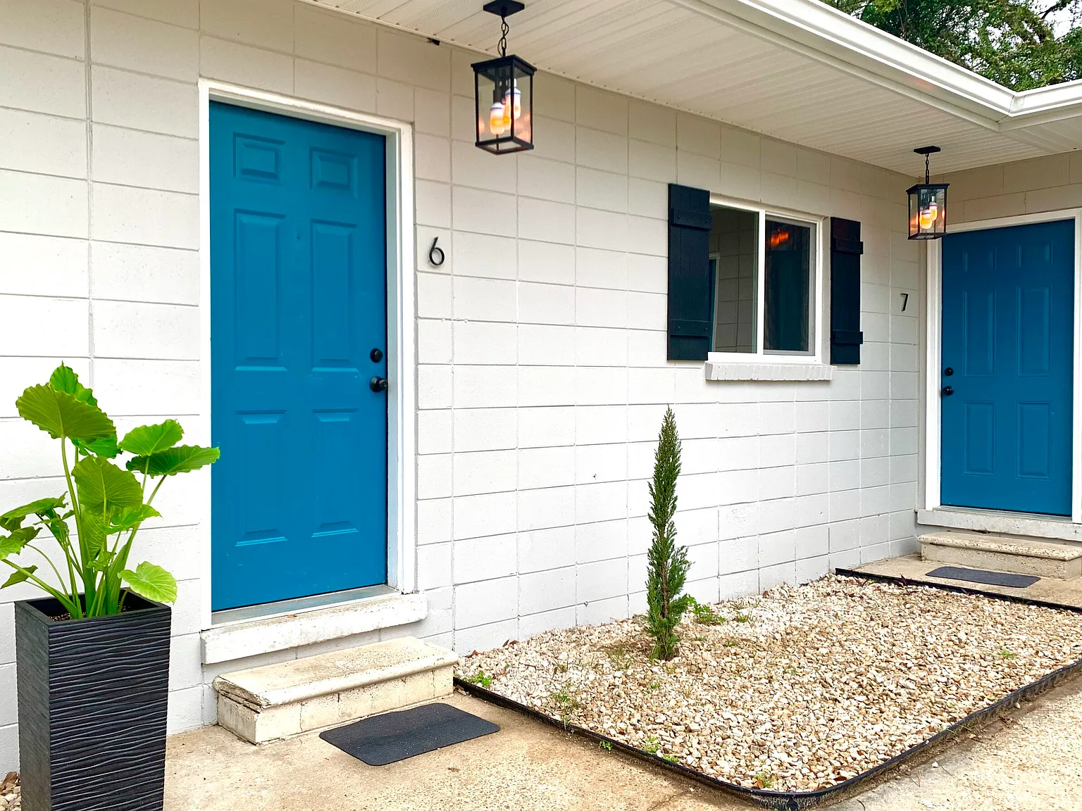 220 S Franklin Blvd — Photo 1