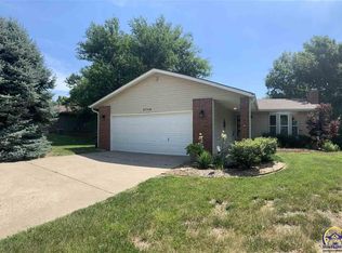 2706 SW Tutbury Town Rd, Topeka, KS 66614