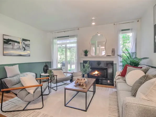 14816 29th Avenue W #B102, Lynnwood, WA 98087