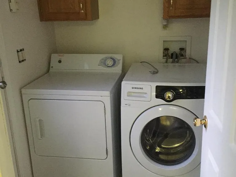 Washer and dryer on main floor