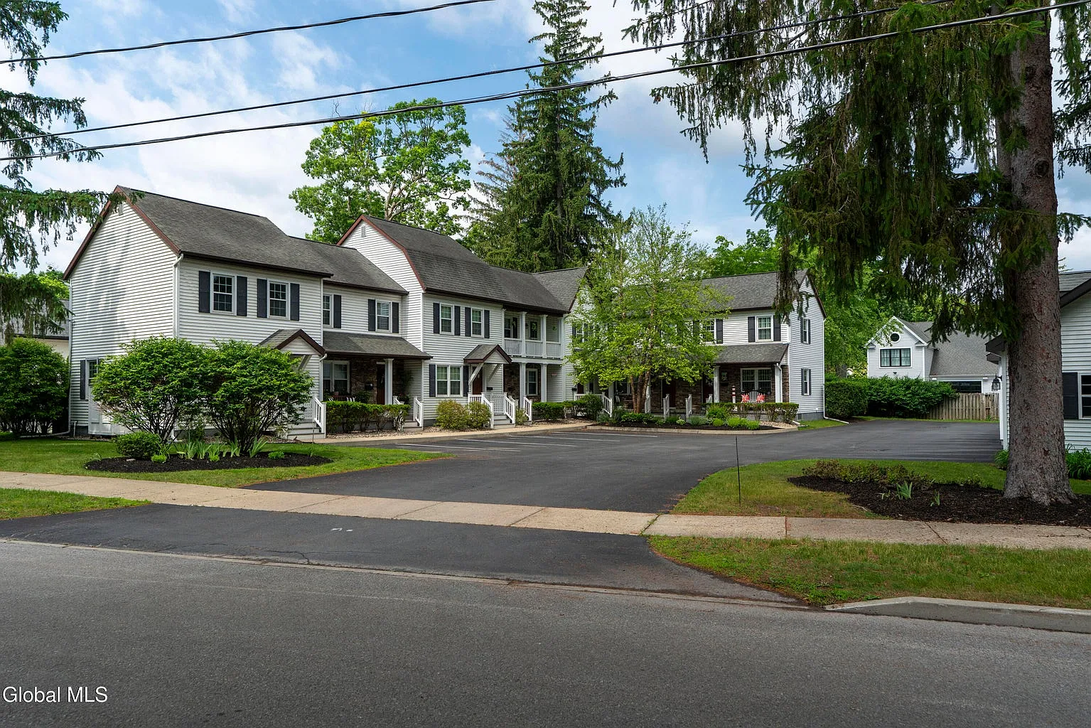 1 bed, 1.5 bath, 720 sqft, $2,500 — Photo 1