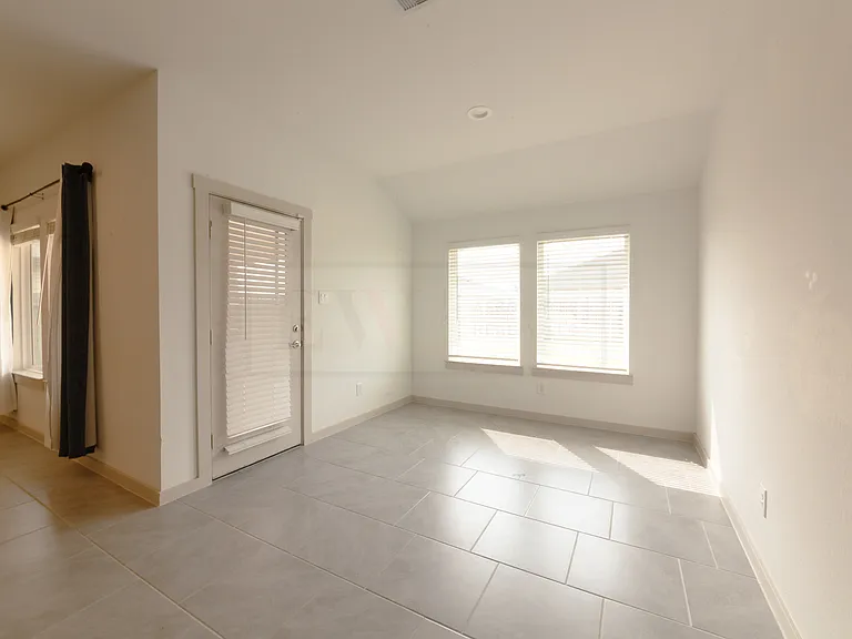 4010 Garver Grove Ln — Photo 26