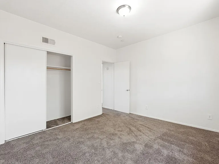 Alvernon811-835 — Photo 12