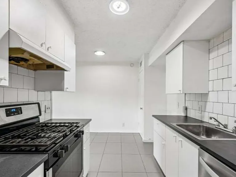 2301 Mission Hill Dr — Photo 5