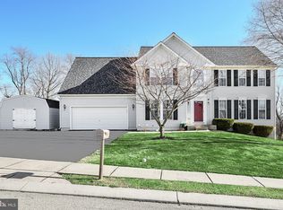 365 Lakeview Dr, Spring Grove, PA 17362