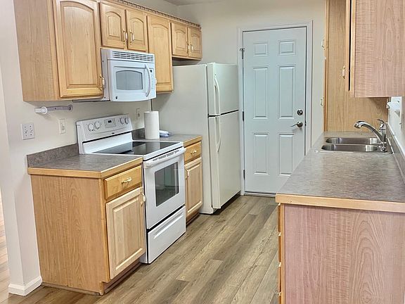 2nd image of 709 Buckhorn Mountain Ct