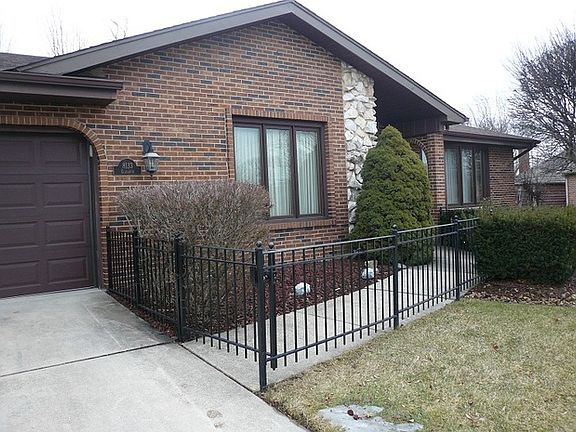 3rd image of 8133 Elizabeth Ave
