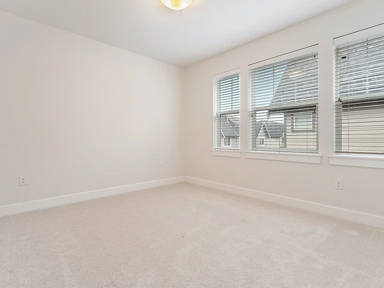 1316 Chelsea Walk NE — Photo 19