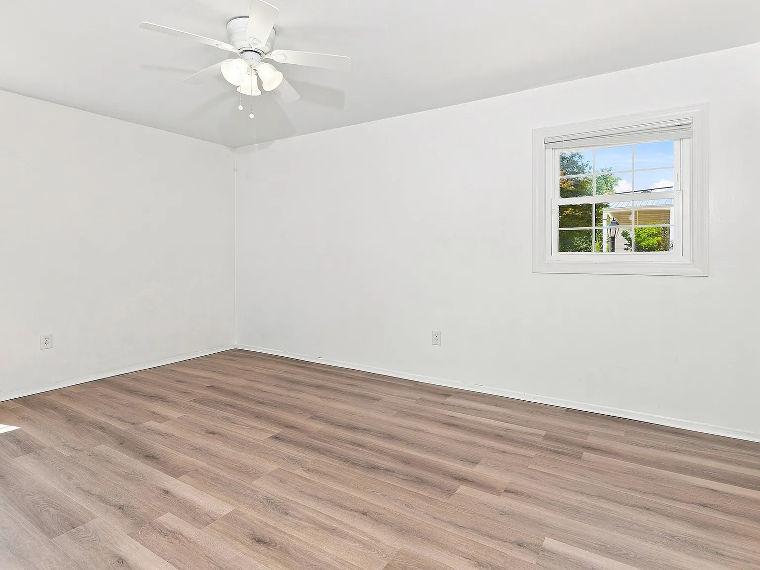 12823 Holiday Lane - 1 — Photo 3
