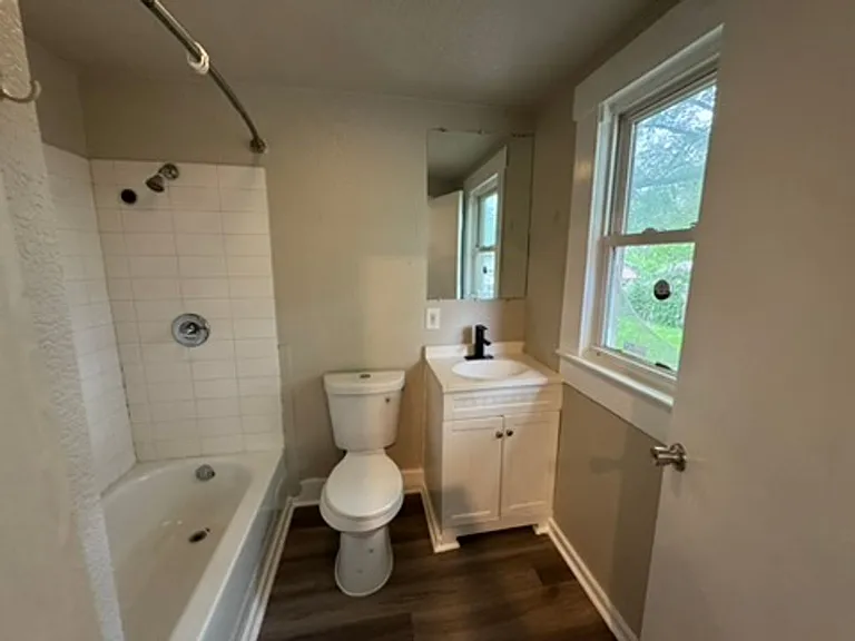 420 Clark Ave — Photo 9