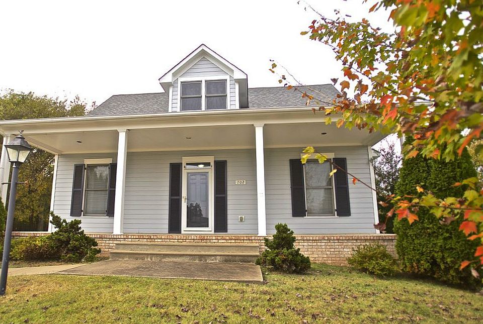 Cul-De-Sac ! Open Floor Plan