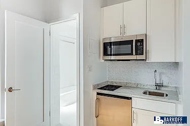 Rented by Barkoff Residential 