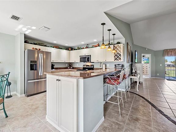 4th image of 8371 Grand Palm Dr APT 3