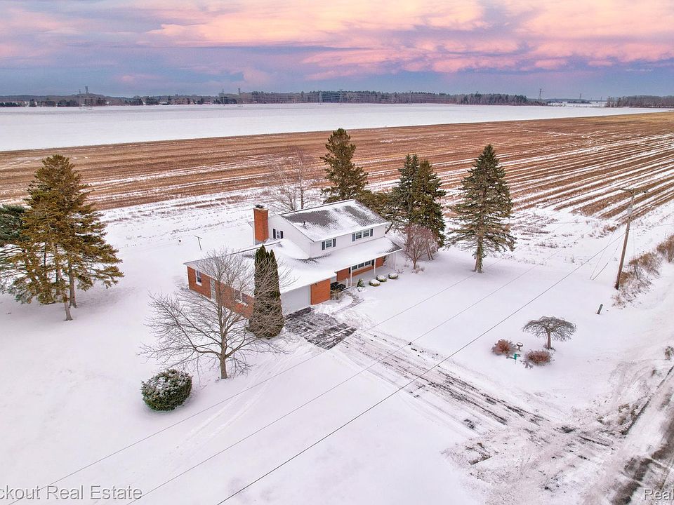 1st image of 1105 S Mueller Rd